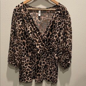 PerSeption Woman 3X Leopard Print Wrap Top in Taupe and Black stretchy NWOT